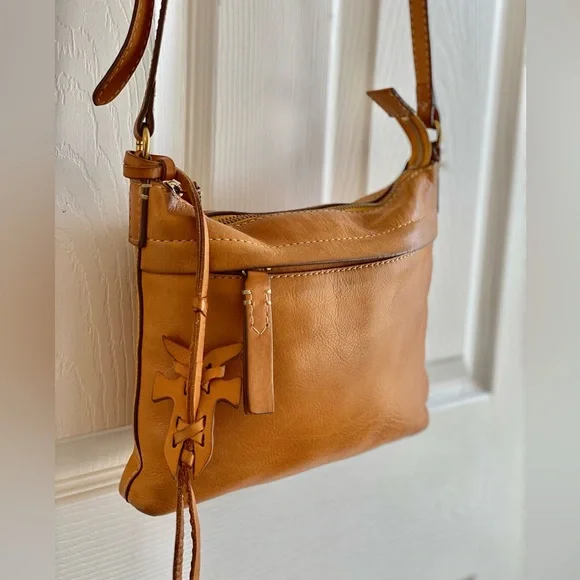 Fryer Carson medium leather crossbody bag in great condition 10 by 8.5 inches - Picture 2 of 7